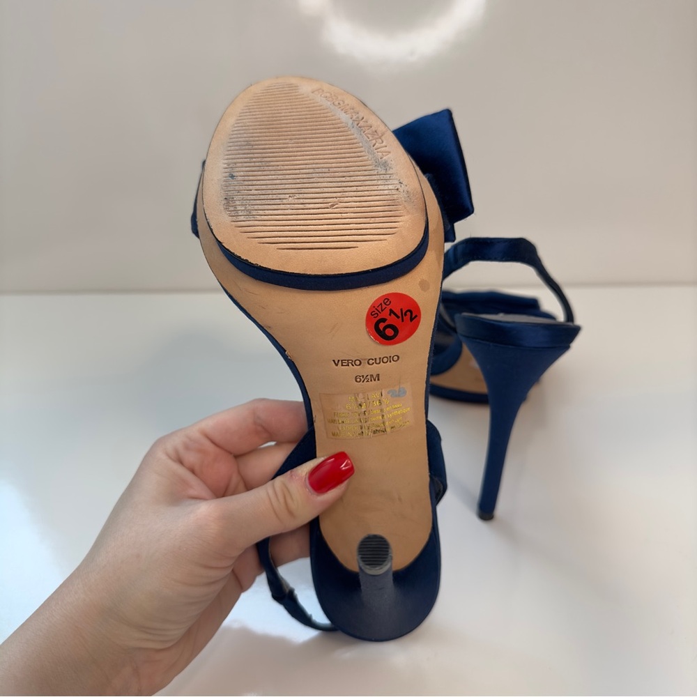 Like new! BCBGMAXAZRIA Blue Satin Bow Slingback Heels – Size 6.5 - Picture 7 of 7